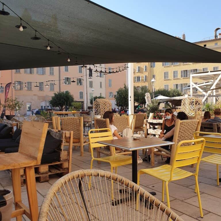 Terrasse Place de l'Équerre Toulon