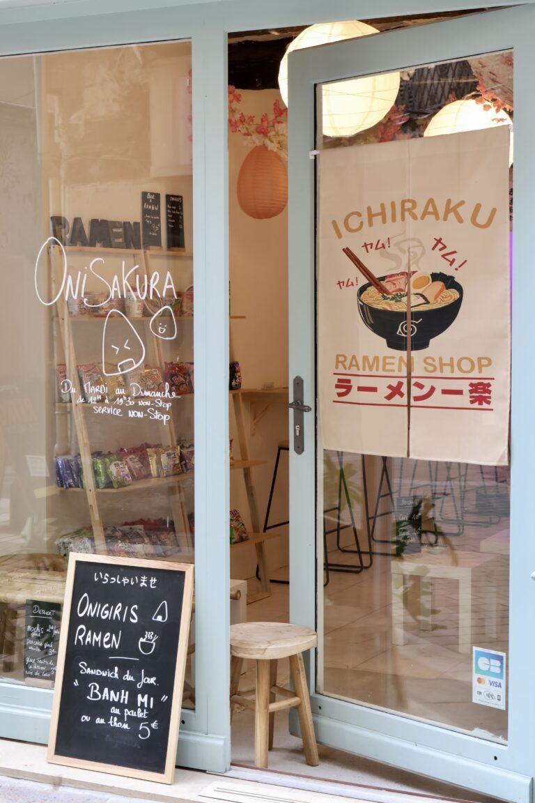 Onisakura - Bienvenue à La Rue des Arts, où la cuisine japonaise rencontre la culture urbaine !