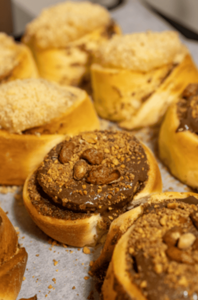 Croquez-Moi : l’adresse incontournable des cinnamon rolls à la rue des Arts 2 Capture decran 2026 01 15 a 13.00.33